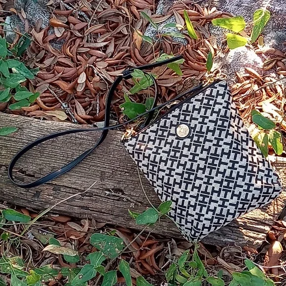 Tommy Hilfiger Bags Tommy Hilfiger Signature Logo Print